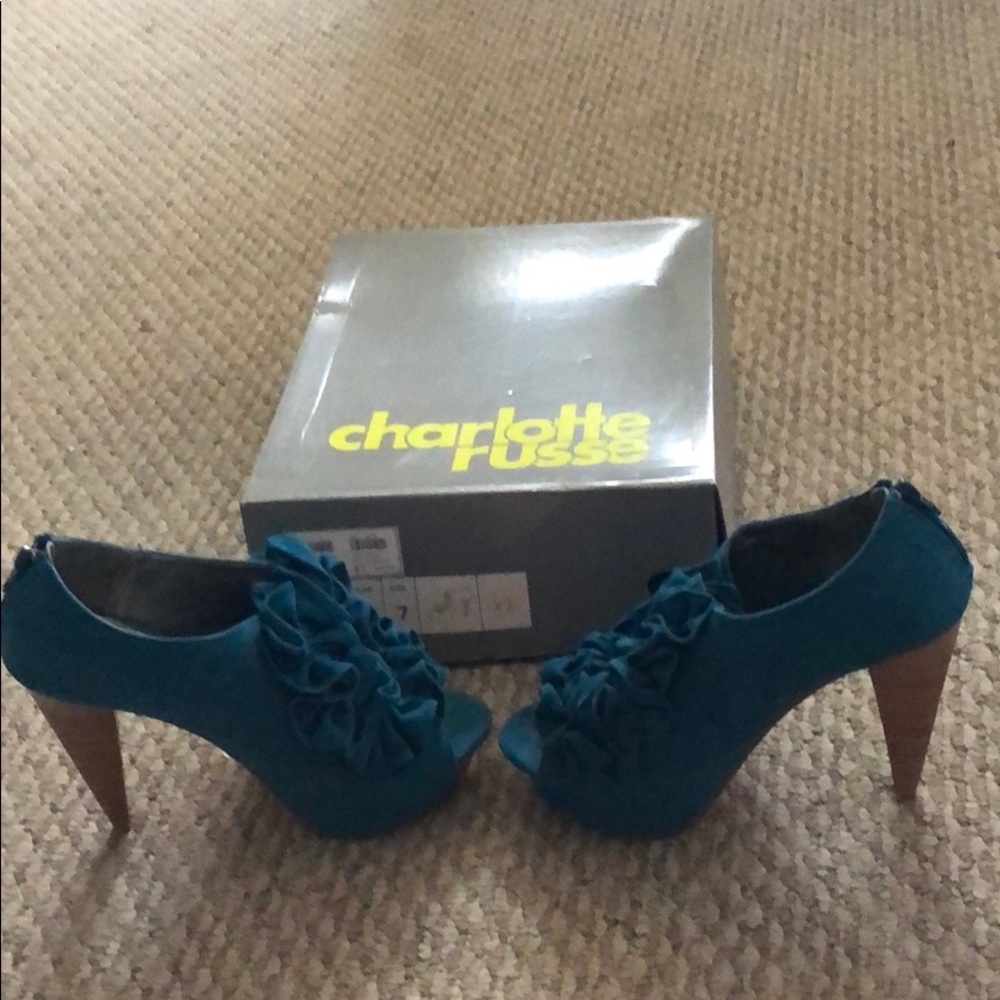 Charlotte Russe teal velvet heels